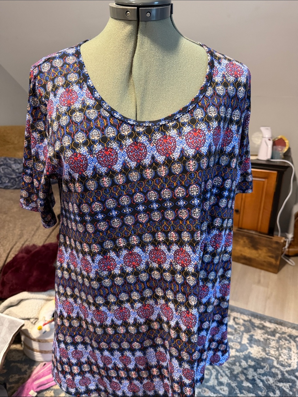 LuLaRoe Perfect Tee Scoop Neck Tee in Navy, Red and Light Blue Medallion Print